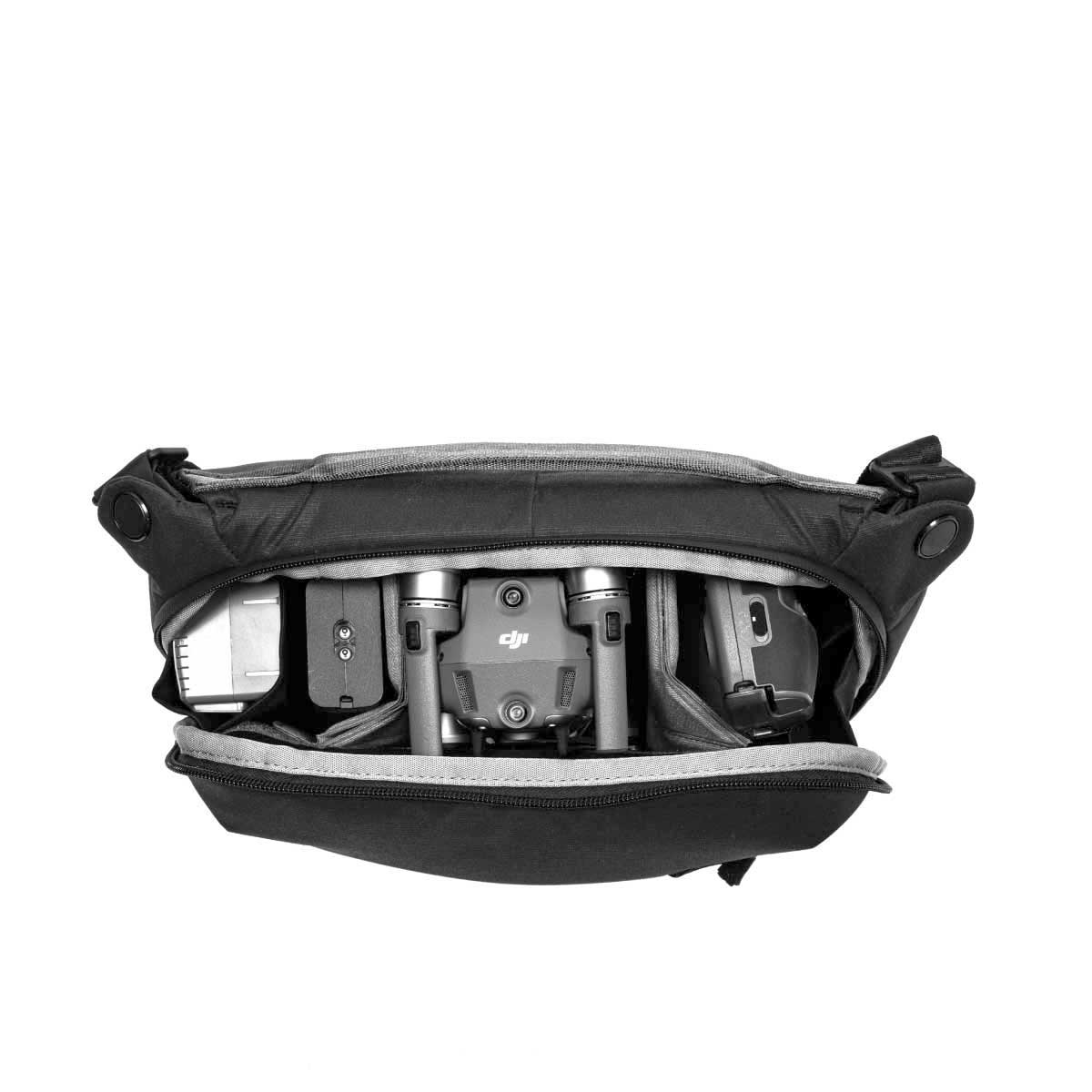 PEAK DESIGN Everyday Sling 6L v2 - fekete - iSTYLE HU
