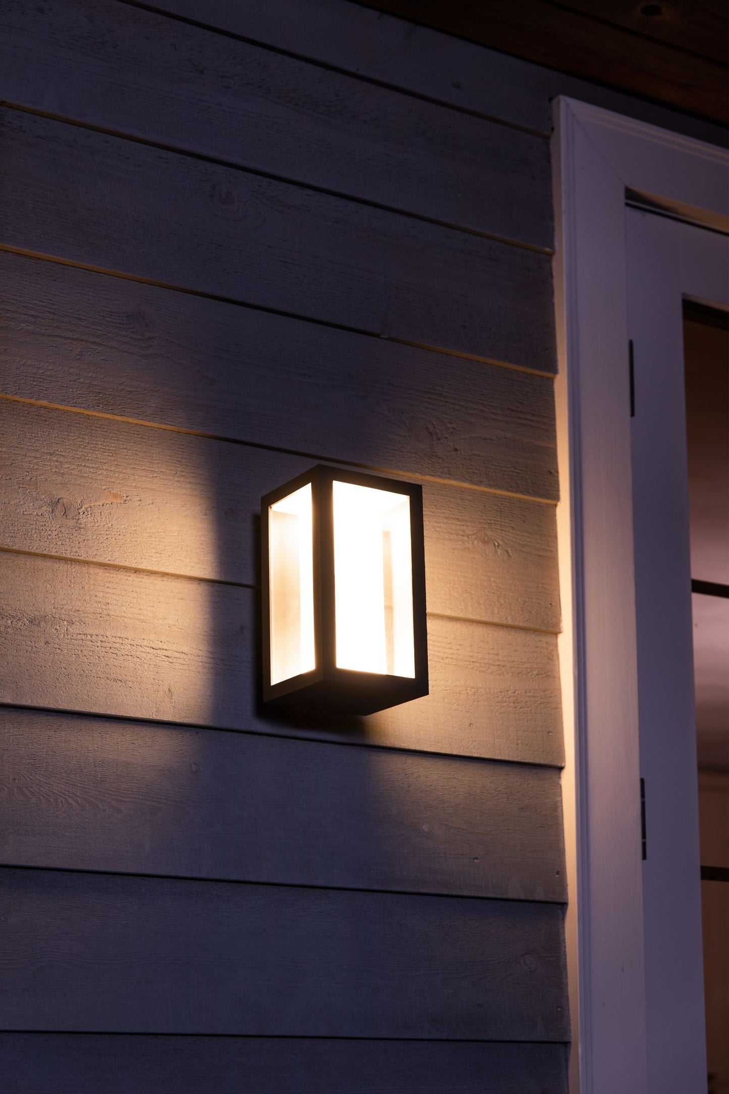 Impress Philips Hue White Ambiance CA EU White Ambiancell lantern black 2