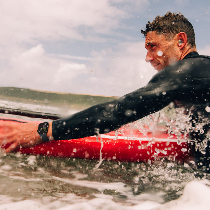 Apple Watch Series 10 GPS + cellás 42 mm-es ezüst alumínium tok kék felhős sporthurokkal - iSTYLE HU
