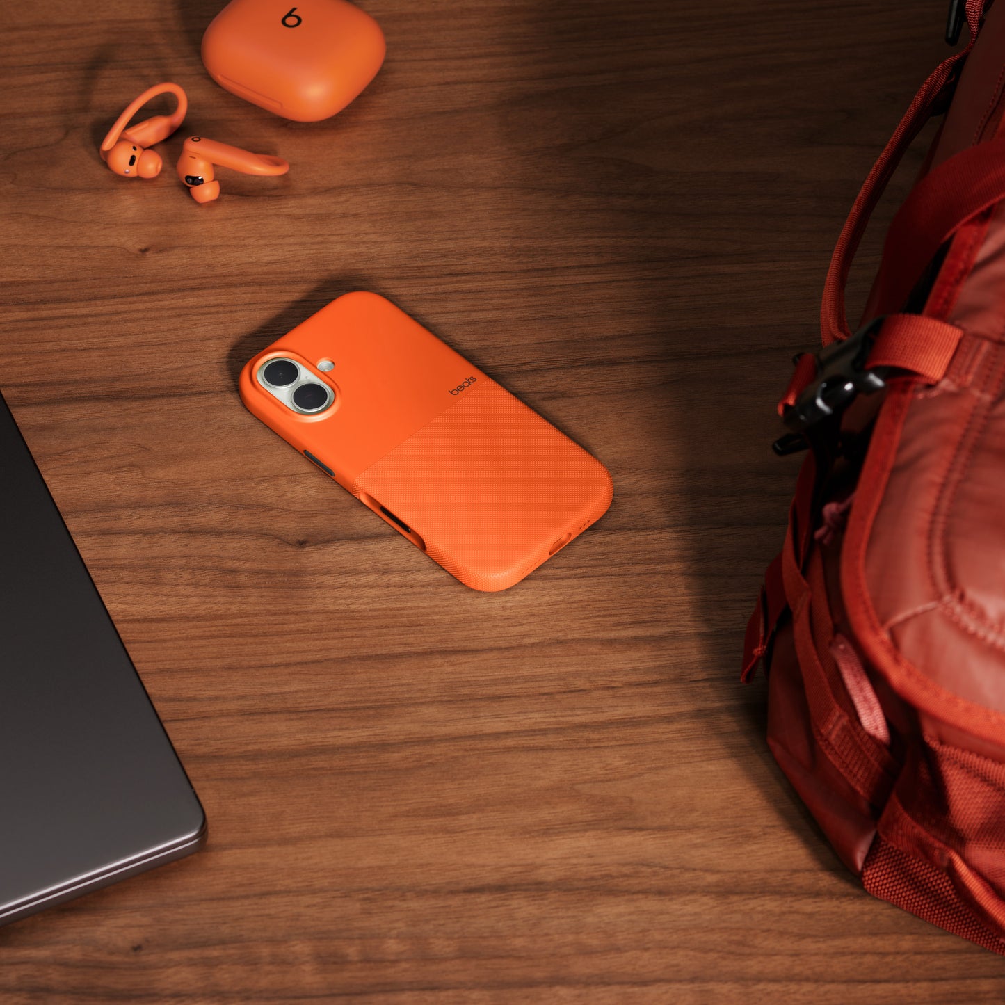 MagSafe-rögzítésű, Kameravezérlő-kompatibilis Rugged Beats iPhone 17-tok – nevadasárga
