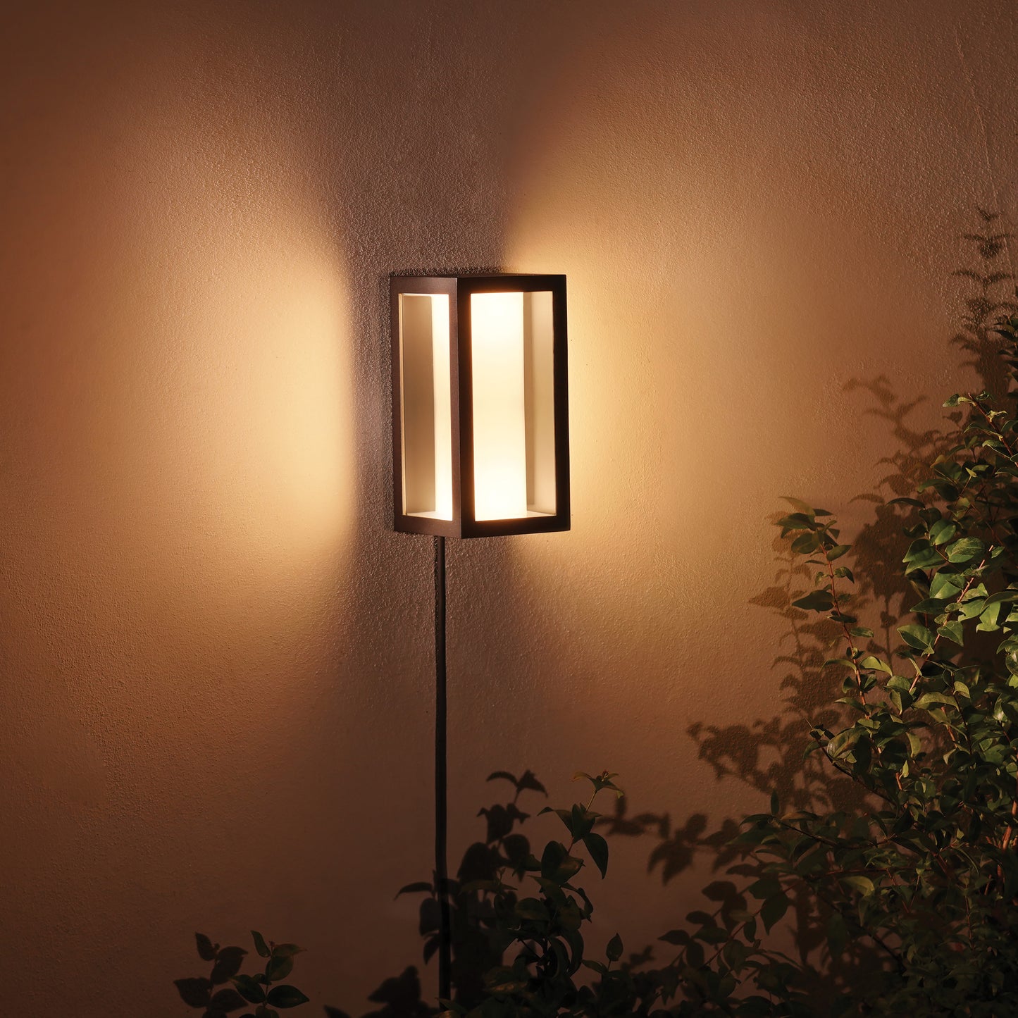 Impress Philips Hue White Ambiance CA LV EU White Ambiancell lantern