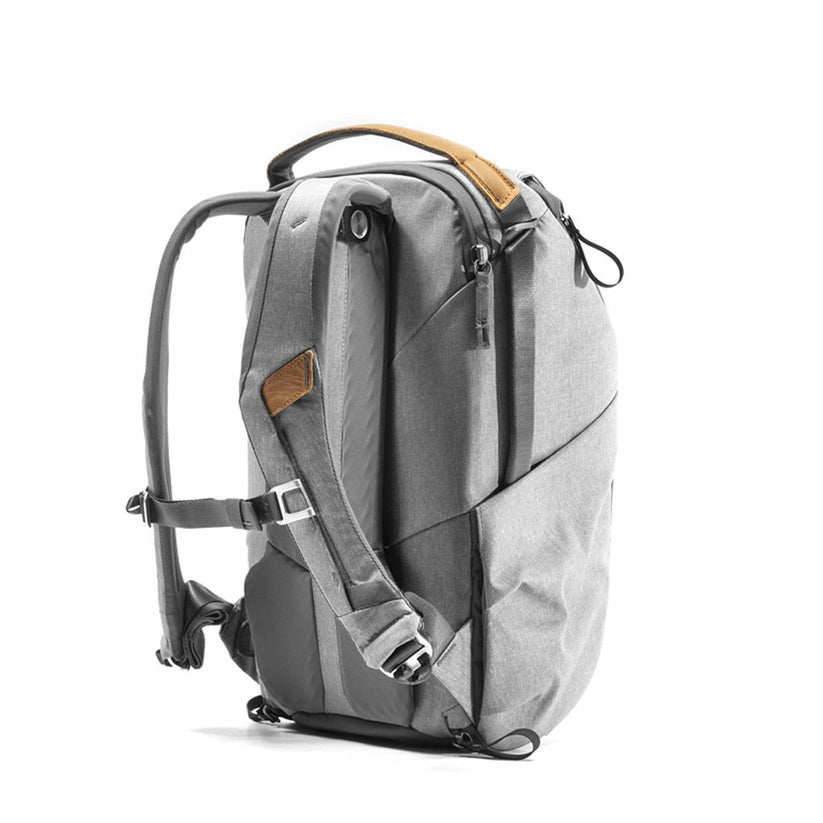 Peak Design - Everyday Backpack 20L v2 - hamuszürke - iSTYLE HU
