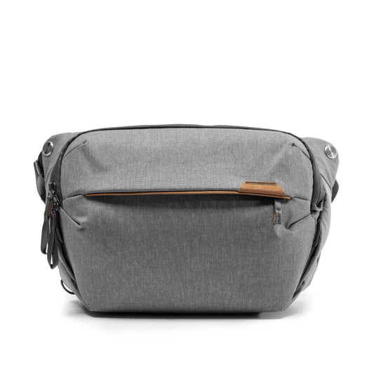 PEAK DESIGN Everyday Sling 10L v2 - hamuszürke - iSTYLE HU