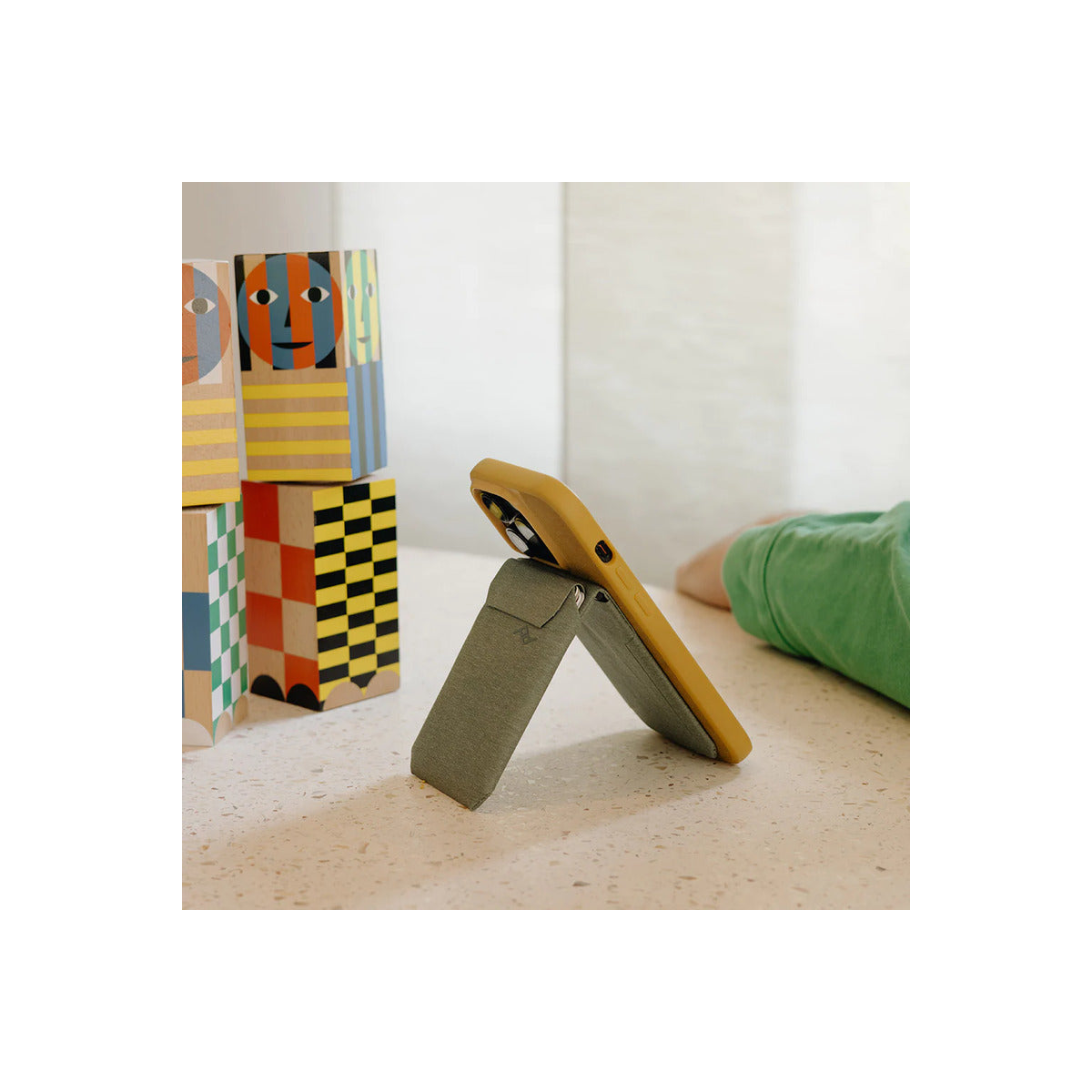 Peak Design – Mobile Wallet Stand - zsálya - iSTYLE HU