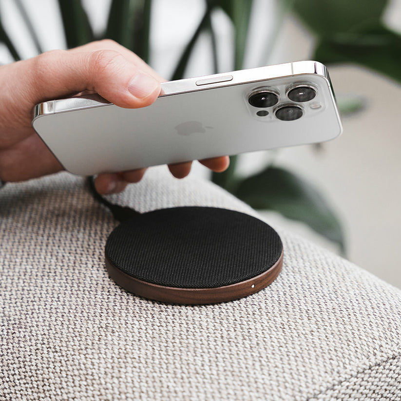 Woodcessories EcoPad for All Wireless Enabled Devices - Walnut/Fabric - iSTYLE HU