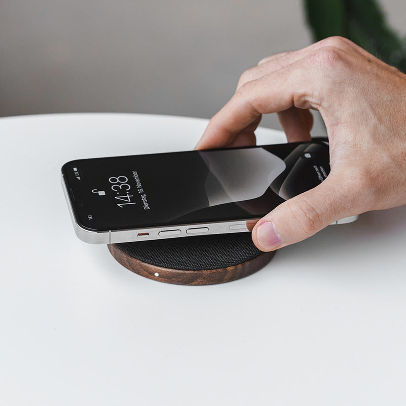 Woodcessories EcoPad for All Wireless Enabled Devices - Walnut/Fabric - iSTYLE HU
