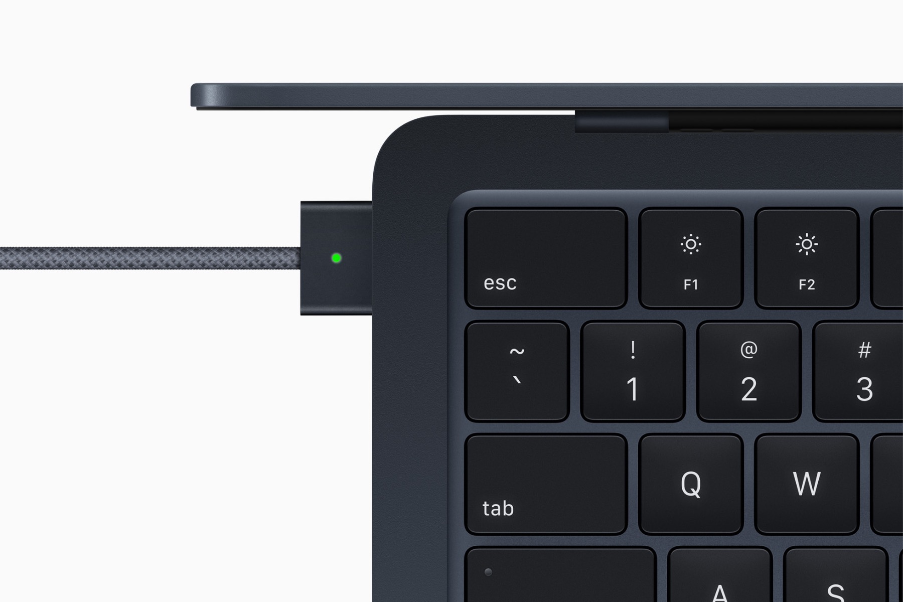 2022 MacBook Air MagSafe töltővel